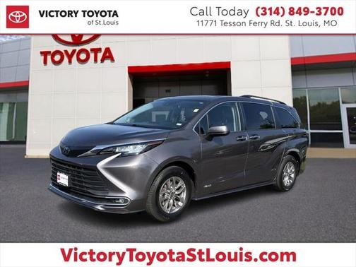 2021 Toyota Sienna XLE 8 Passenger