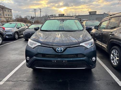 2018 Toyota RAV4 Hybrid XLE