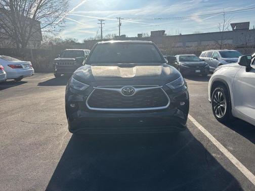 2024 Toyota Highlander LE