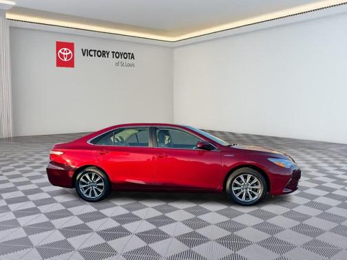 2017 Toyota Camry Hybrid XLE
