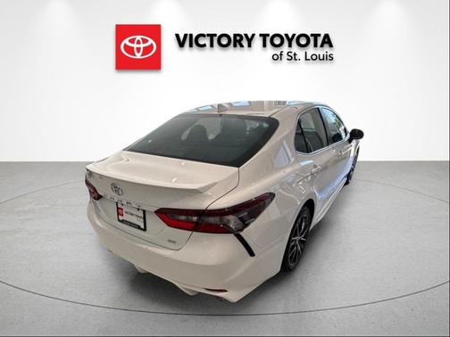 Ice Cap 2024 Toyota Camry SE