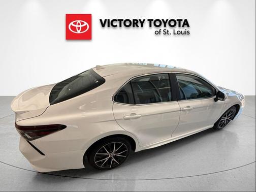 Ice Cap 2024 Toyota Camry SE