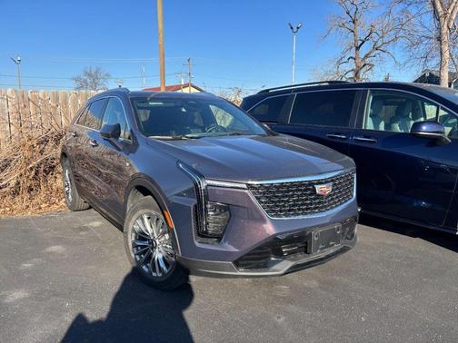 2025 Cadillac XT4 Premium Luxury