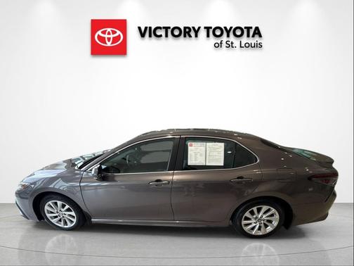 Predawn Gray Mica 2023 Toyota Camry SE