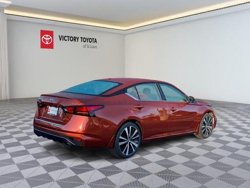 2021 Nissan Altima SR FWD