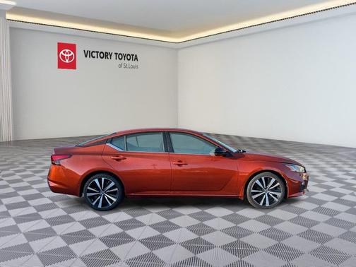 2021 Nissan Altima SR FWD