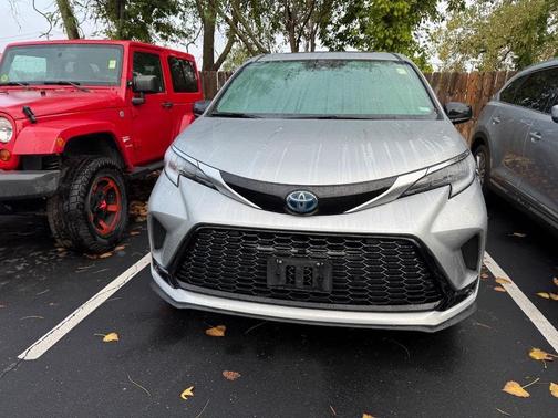 2022 Toyota Sienna XSE 7 Passenger