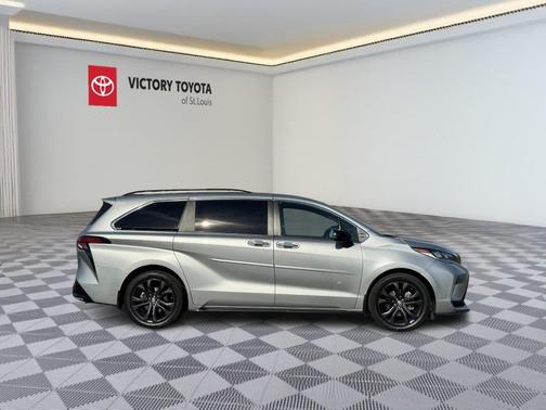 2022 Toyota Sienna XSE 7 Passenger