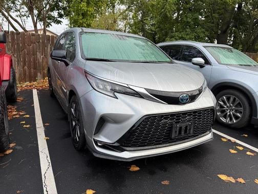2022 Toyota Sienna XSE 7 Passenger