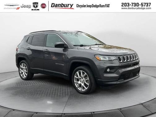 2024 Jeep Compass Latitude Lux