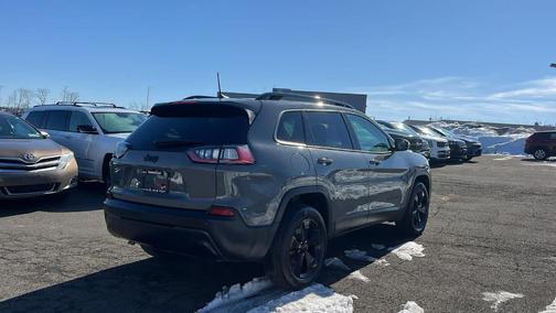 2023 Jeep Cherokee Altitude Lux