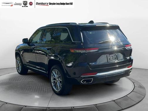 2022 Jeep Grand Cherokee Summit