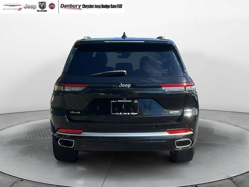 2022 Jeep Grand Cherokee Summit