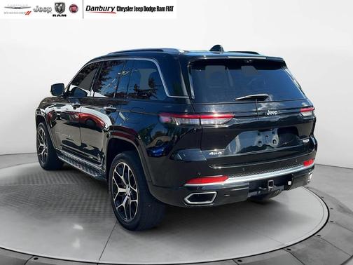 2022 Jeep Grand Cherokee Summit