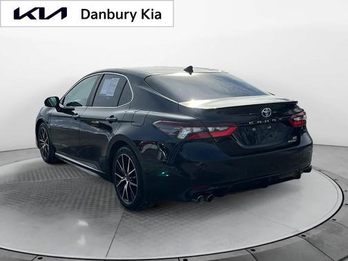 2022 Toyota Camry Hybrid SE