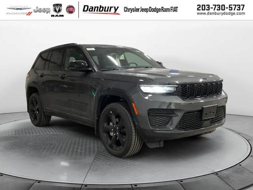 2025 Jeep Grand Cherokee Laredo