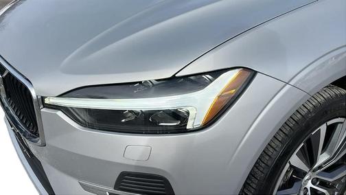 2022 Volvo XC60 B5 Momentum