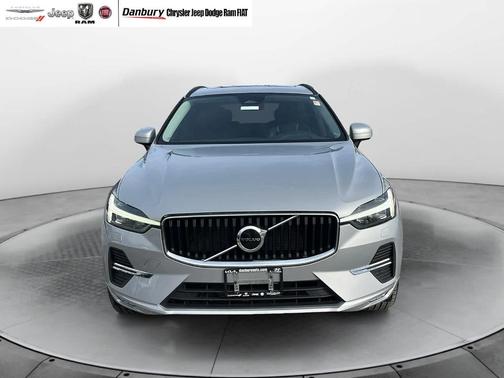 2022 Volvo XC60 B5 Momentum
