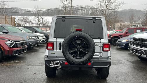 2021 Jeep Wrangler Unlimited Sahara Altitude