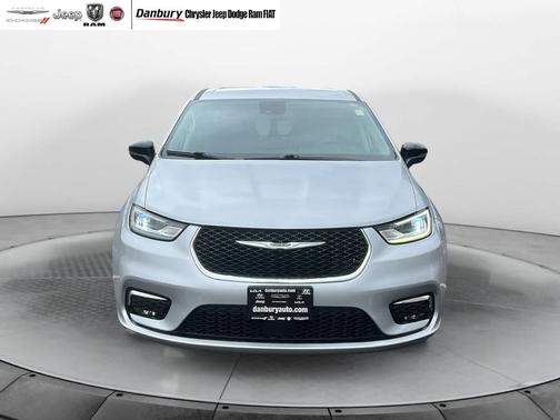 2024 Chrysler Pacifica Touring-L