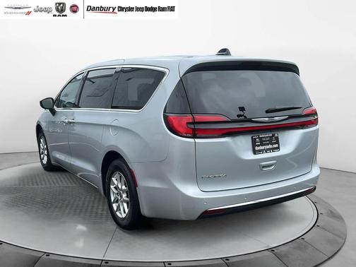 2024 Chrysler Pacifica Touring-L