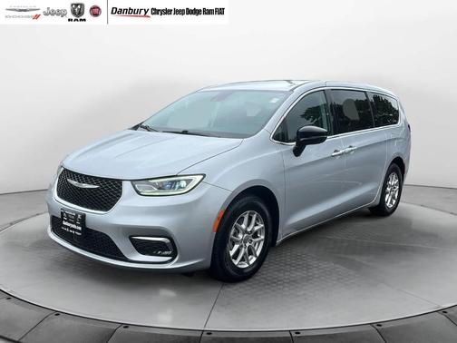 2024 Chrysler Pacifica Touring-L