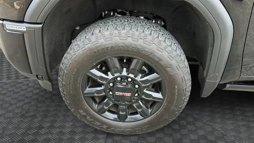 2024 GMC Sierra 2500 AT4