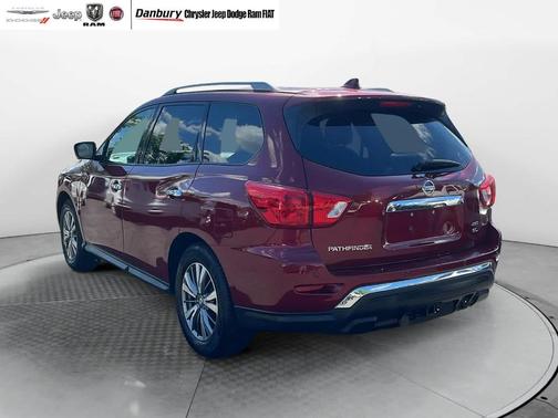 2020 Nissan Pathfinder SL