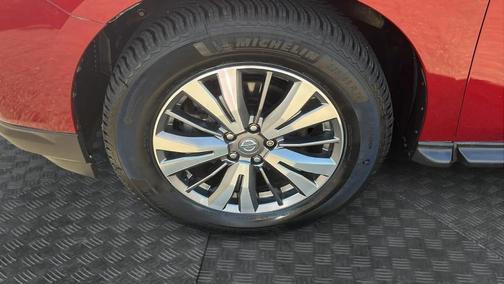 2020 Nissan Pathfinder SL