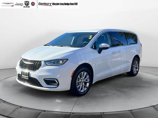 2023 Chrysler Pacifica Touring-L