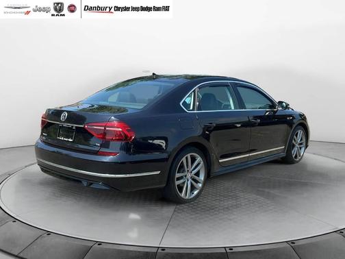2017 Volkswagen Passat 1.8T R-Line