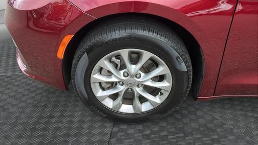 2023 Chrysler Pacifica Touring-L