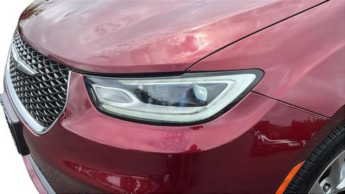2023 Chrysler Pacifica Touring-L