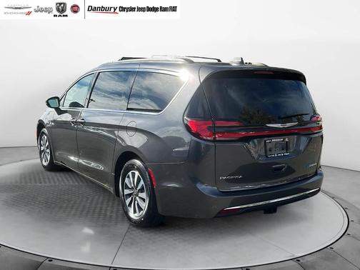 2022 Chrysler Pacifica Hybrid Touring L
