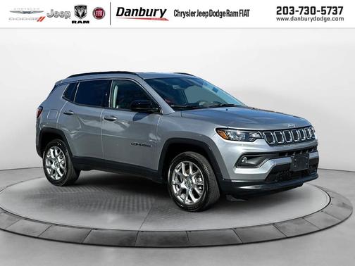 2022 Jeep Compass Latitude Lux