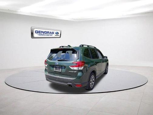 2022 Subaru Forester Premium