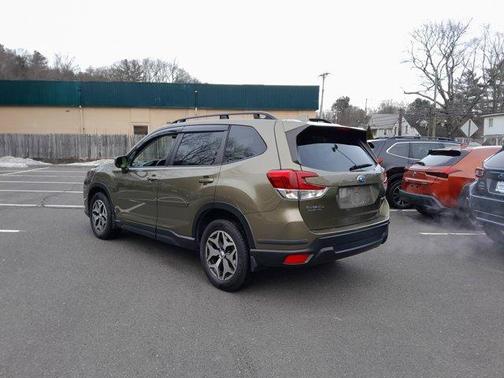 2022 Subaru Forester Premium