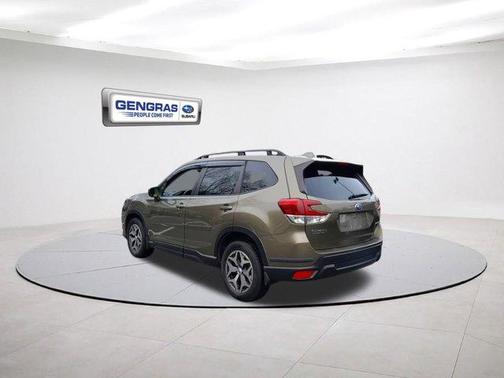 2022 Subaru Forester Premium