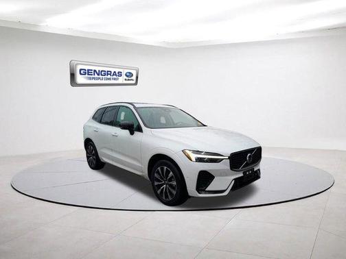 2023 Volvo XC60 B5 Plus Dark Theme
