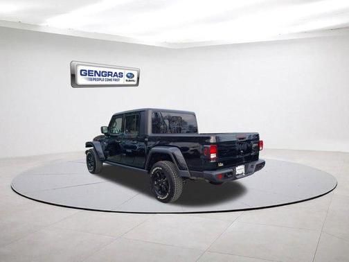 2022 Jeep Gladiator Sport