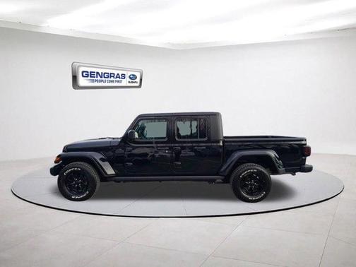 2022 Jeep Gladiator Sport