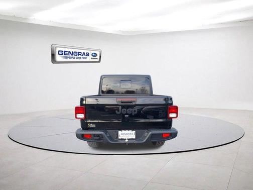 2022 Jeep Gladiator Sport