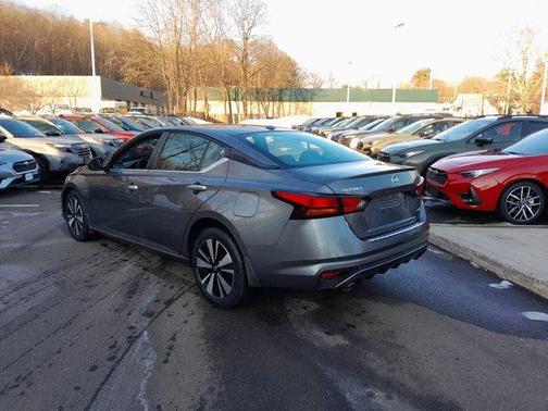 2021 Nissan Altima 2.5 SV