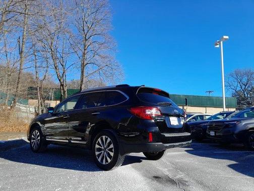 2017 Subaru Outback 2.5i Touring