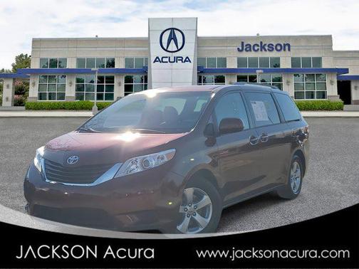 2014 Toyota Sienna LE