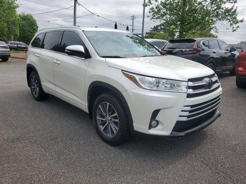 2018 Toyota Highlander SE