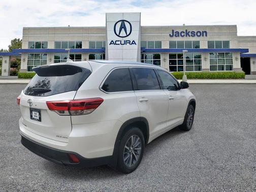 2018 Toyota Highlander SE