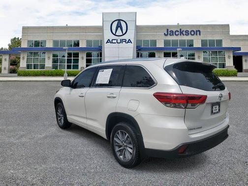 2018 Toyota Highlander SE