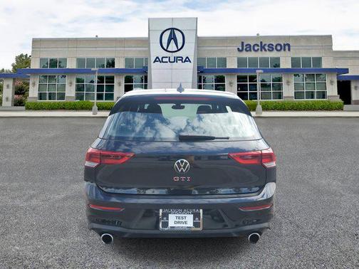 2023 Volkswagen Golf GTI 2.0T SE DSG