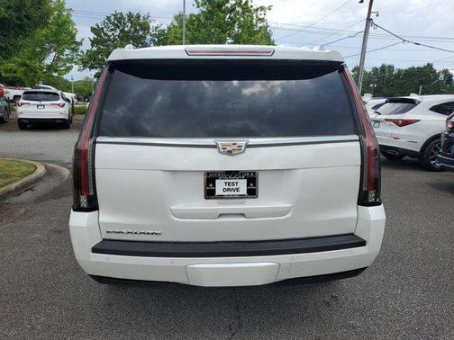 2017 Cadillac Escalade Luxury